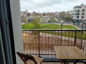 Bel appartement proche Paris - 4hvězdičkové hotely ve městě Bois-Colombes