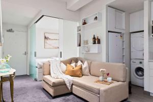 A Cozy CBD Studio Near Melbourne Central