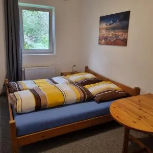 Ferienwohnung für Monteure 3 Zi, Wohnzimmer 1x, Küche, Bad, 1Gäste WC - Ormesheim