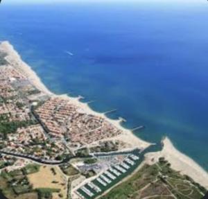 Maisons de vacances Maison plage 200 mts Sainte Marie : photos des chambres