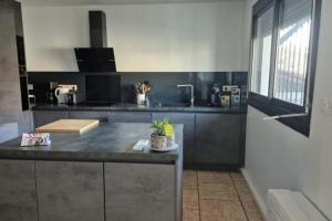 Maisons de vacances Maison plage 200 mts Sainte Marie : photos des chambres