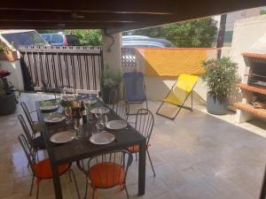 Maisons de vacances Maison plage 200 mts Sainte Marie : photos des chambres