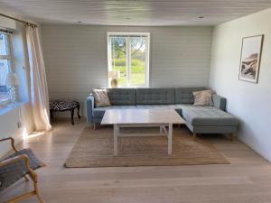 Modern house, views over the fields 5 min to beach