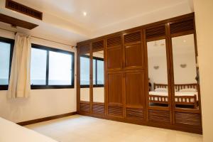 Beverly Hills Villa Patong with Seaview