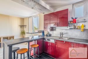 Jolie T3 50m² (+-), balcon, parking, commodités