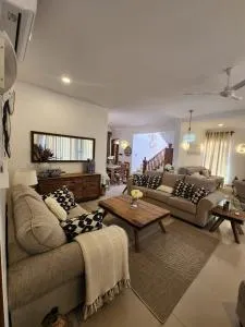 Pale Pazuri Villa - Kuruwetu