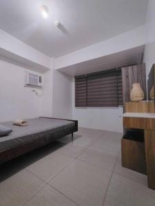 Spacious 2-BR Condo - Shore Residence Tower D - Walking distance to Moa