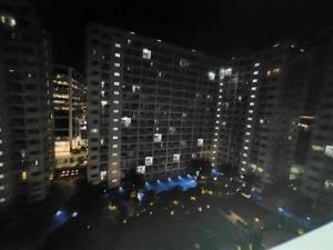 Spacious 2-BR Condo - Shore Residence Tower D - Walking distance to Moa