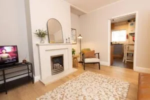 Idyllic 1 Bed Apt in Beautiful Village of Chester - Roughhill