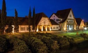 Apto-Flat privado com COZINHA, LAVANDERIA, BANHEIRO COM DUCHA e GARAGEM