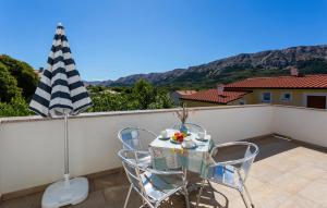 1 Bedroom Lovely Apartment In Jurandvor