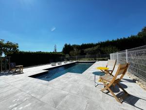 Villas Villa - Piscine au sel - Terrain de Petanque - Jardin - Climatisation : photos des chambres