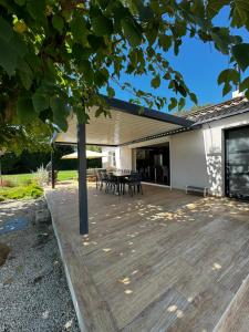 Villas Villa - Piscine au sel - Terrain de Petanque - Jardin - Climatisation : photos des chambres