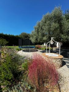 Villas Villa - Piscine au sel - Terrain de Petanque - Jardin - Climatisation : photos des chambres