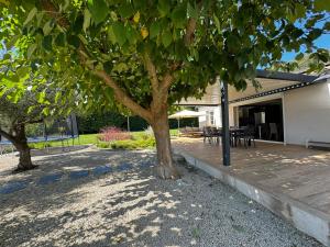 Villas Villa - Piscine au sel - Terrain de Petanque - Jardin - Climatisation : photos des chambres