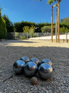 Villas Villa - Piscine au sel - Terrain de Petanque - Jardin - Climatisation : photos des chambres