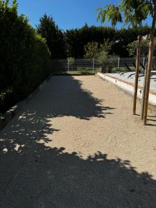 Villas Villa - Piscine au sel - Terrain de Petanque - Jardin - Climatisation : photos des chambres