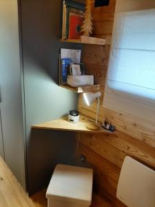 Chalets Petit chalet neuf independant 2 pers La cabane de Jean  : photos des chambres