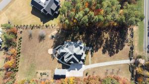 Chateau d Amour -Love & Luxury Meet