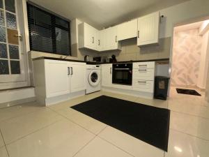 stylish Garden-level flat in Chiswick