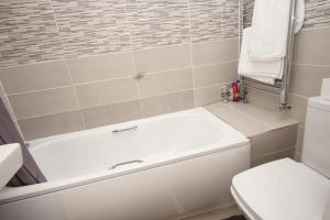 Evergreen Apartments- Flat 2