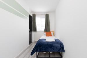 Large 6BR Home Central Leamington Spa Driveway WiFi