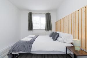 Large 6BR Home Central Leamington Spa Driveway WiFi