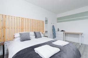 Large 6BR Home Central Leamington Spa Driveway WiFi