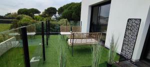 Maisons de vacances Charmante dependance T3 vue Mer : photos des chambres