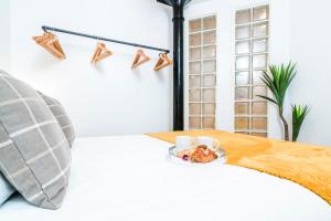 Cavern Quarters, Beautiful Two Bedroom City Centre Apartment by Garudy Serviced Apartments and Short Lets - perfect for longer stays