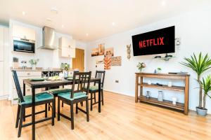 Cavern Quarters, Beautiful Two Bedroom City Centre Apartment by Garudy Serviced Apartments and Short Lets