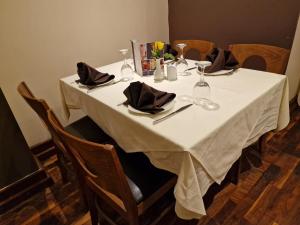 Room near East Midland Airport 7