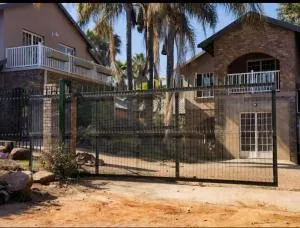 Melodie Guest House - Lone Star Texas