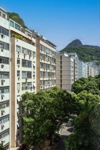 Vista Cristo a 300 metros da Praia de Copacabana