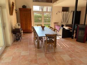 Maisons de vacances Gite de charme avec terrasse et activites familiales a Payre, pres de Fontenay-le-Comte - FR-1-426-170 : photos des chambres