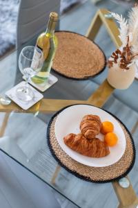 OG Stays- 4bedroom house, sleeps 8, Near Nissan & Stadium of light