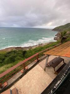 casamar com piscina e churrasqueira de frente para o mar