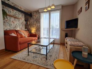 Maisons de vacances Gite plain pied a Champenoux avec parking privatif - FR-1-584-330 : photos des chambres