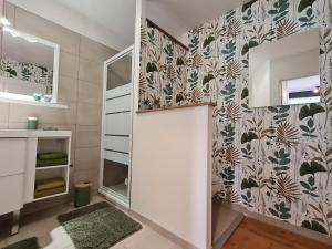 Maisons de vacances Gite plain pied a Champenoux avec parking privatif - FR-1-584-330 : photos des chambres