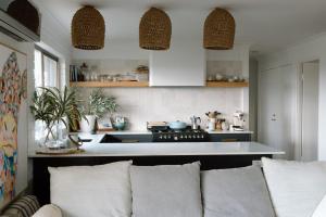 Family Fun On The Farm! Close to Kenilworth Stylish Feed Friendly Cows Breathtaking 360 Views