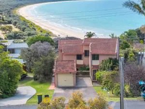 Waves On Winnunga - Pambula