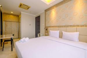 Comfort Stay 2BR with Private Lift at Masterpiece Apartment By Travelio