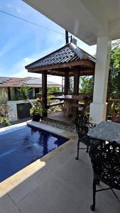 1 bedroom ensuite with mini infinity pool