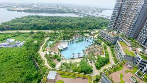 Modern Look 1BR with Golf Island and Sea View Gold Coast Apartment By Travelio