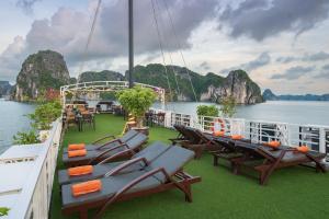 Renea Cruises Halong
