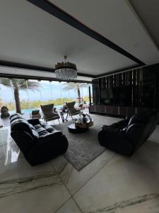 Luxury 6-Bedroom Villa in Uluwatu