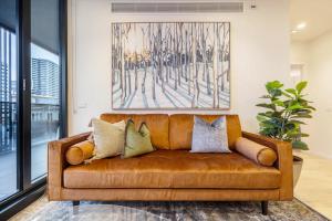 Hip Pad in Cool St Kilda Precinct FREE Parking