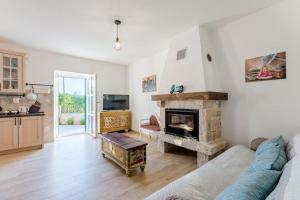 Holiday Home Rustic - Two Bedroom Holiday Home with Private Pool