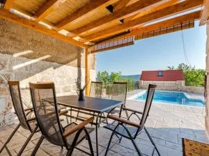 Holiday Home Rustic - Two Bedroom Holiday Home with Private Pool - Radunić