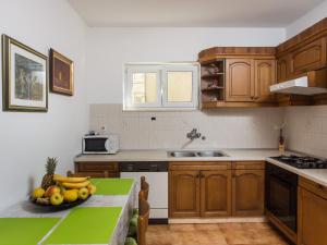 Apartment Eleonora - Three Bedroom Apartment with Terrace 